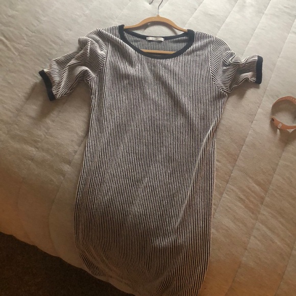 Black and white cotton stretch pinstripe dress - Picture 2 of 6